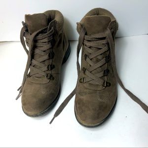 Cliffs by White Mountain Woman’s Boot 7.5 M